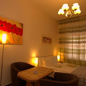 Hotel-pension Ariane Am Kurfurstendamm Gasthof Berlin