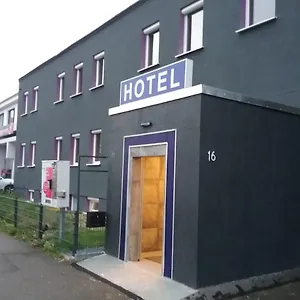 P&p V-v Ug Hotel